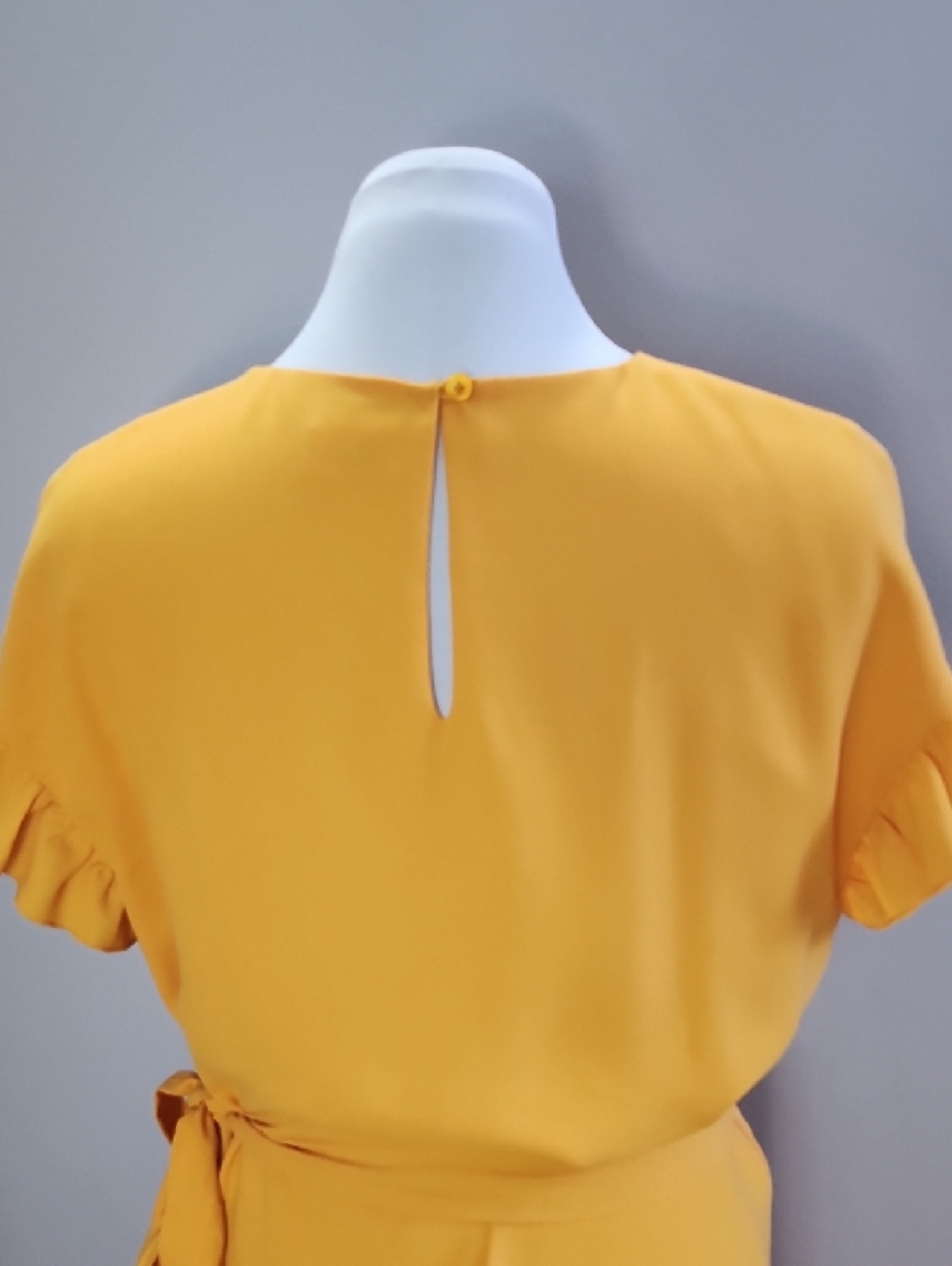 ARITZIA WILFRED Ninette round neck ruffles faux wrap dress in Tuscan Sun yellow - Picture 8 of 14